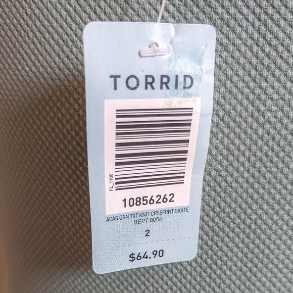 ~*NWT Torrid Sage Green Textured Crossfront Skater Dress - Size 2X - Picture 7 of 13